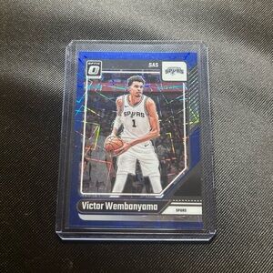 San Antonio Spurs Victor Wembanyama Blue Lazer Prizm basketball Trading Card